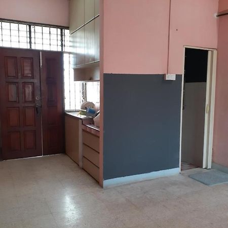 Homestay Idaman Tun Hussein - Harga Untuk 1 Rumah ,1 Bilik ,1 Bilik Air 4 Single Bed - Not Sharing 佩奈 外观 照片
