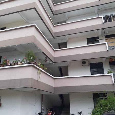 Homestay Idaman Tun Hussein - Harga Untuk 1 Rumah ,1 Bilik ,1 Bilik Air 4 Single Bed - Not Sharing 佩奈 外观 照片