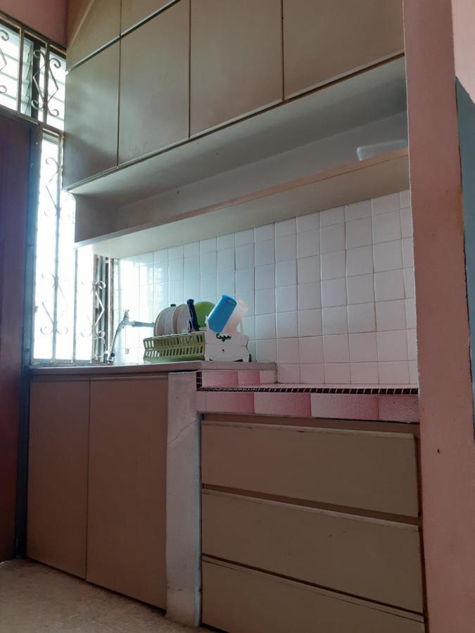 Homestay Idaman Tun Hussein - Harga Untuk 1 Rumah ,1 Bilik ,1 Bilik Air 4 Single Bed - Not Sharing 佩奈 外观 照片