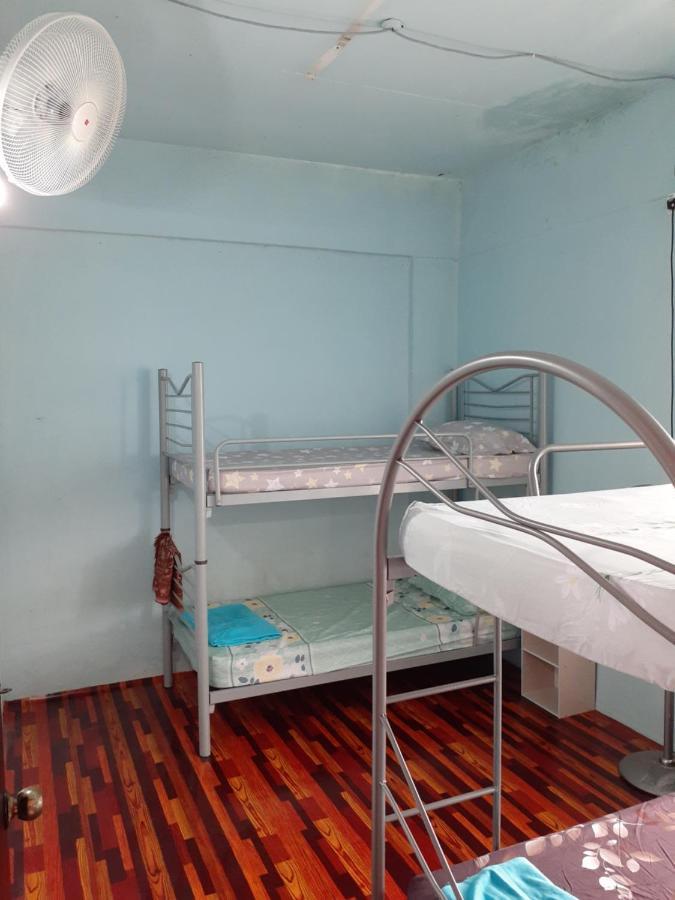 Homestay Idaman Tun Hussein - Harga Untuk 1 Rumah ,1 Bilik ,1 Bilik Air 4 Single Bed - Not Sharing 佩奈 外观 照片